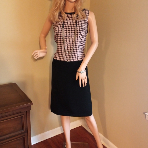 Vintage Ladies dress suit - Picture 2 of 2